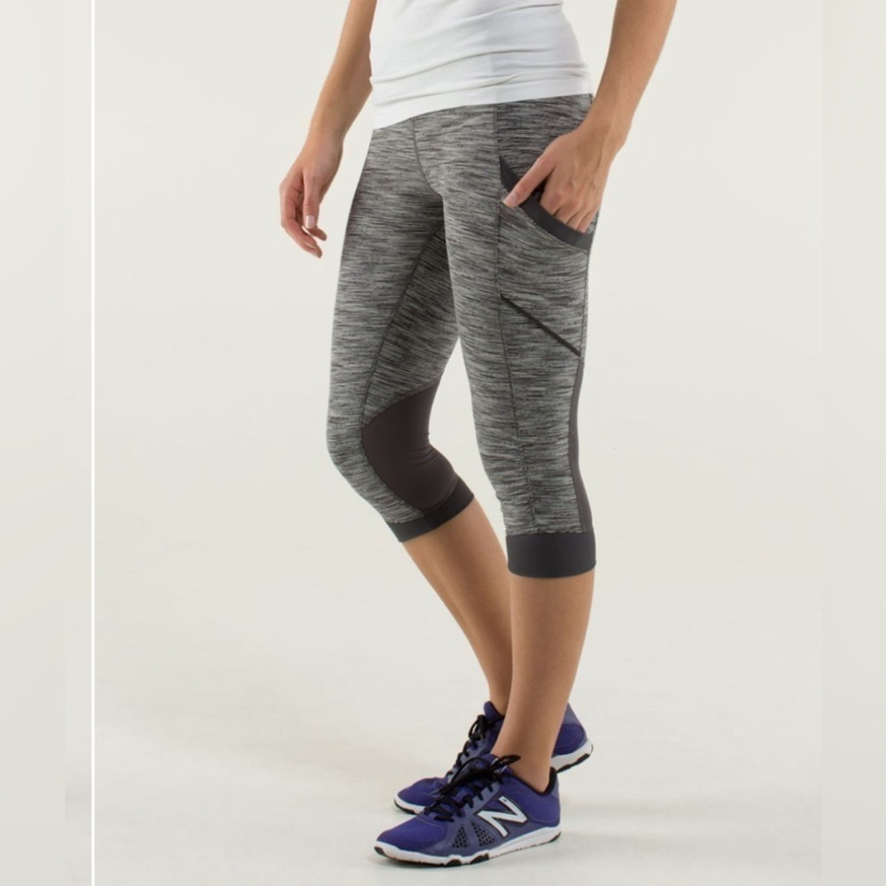 LULULEMON athletica crop leggings size 8 low black gray Run For Fun athletic